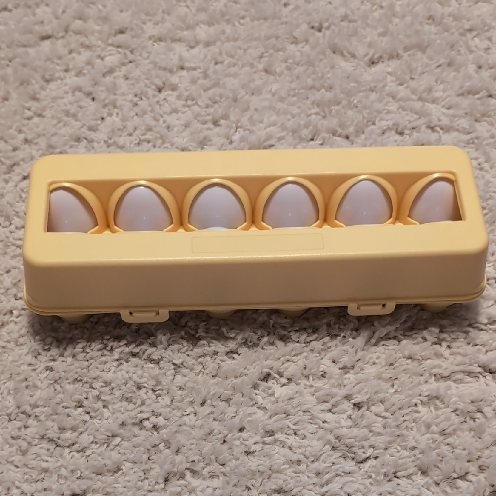 Shape Sorting Egg Kit - Yellow Case with Multicolored Inserts - Picture 2 of 2